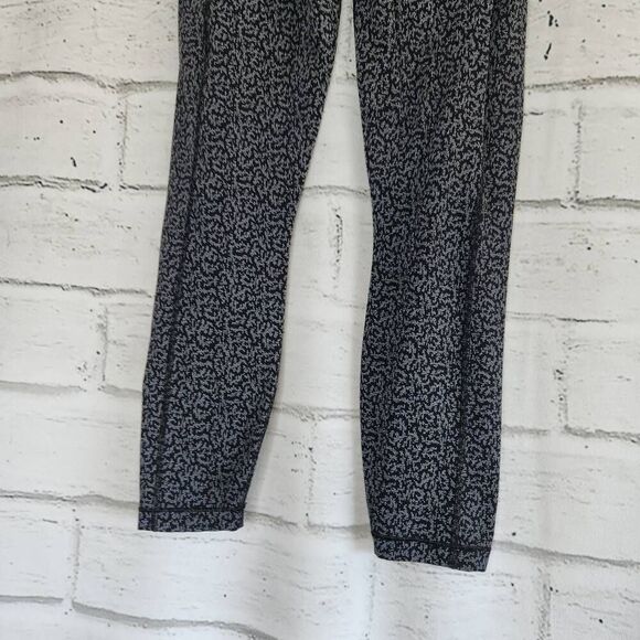 Athleta Women's Black & Gray Ultimate Stash Pocket Textured 7/8 Leggings Size S - Picture 10 of 13